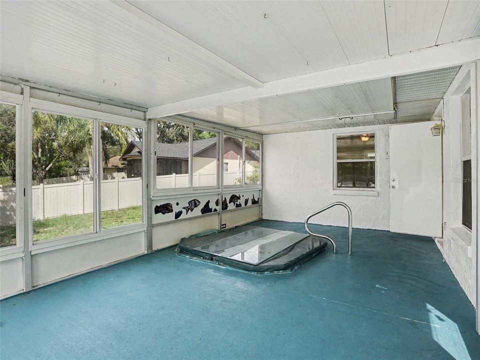 For Sale: $325,000 (4 beds, 2 baths, 1681 Square Feet)