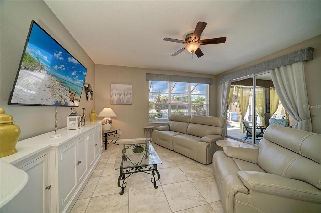 For Sale: $745,000 (3 beds, 2 baths, 2380 Square Feet)