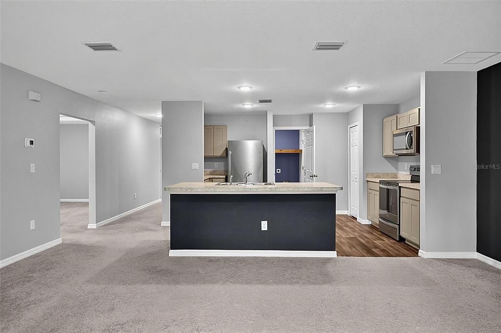 For Sale: $349,900 (4 beds, 2 baths, 1806 Square Feet)