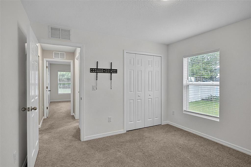 For Sale: $349,900 (4 beds, 2 baths, 1806 Square Feet)