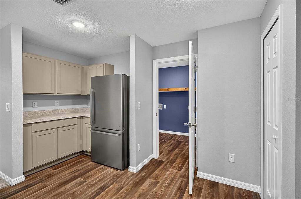 For Sale: $349,900 (4 beds, 2 baths, 1806 Square Feet)