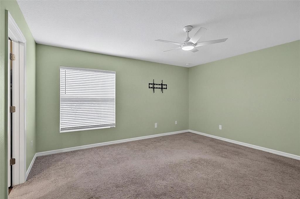 For Sale: $349,900 (4 beds, 2 baths, 1806 Square Feet)