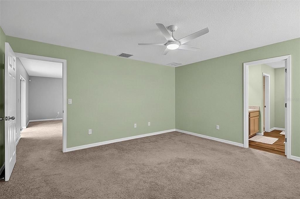 For Sale: $349,900 (4 beds, 2 baths, 1806 Square Feet)