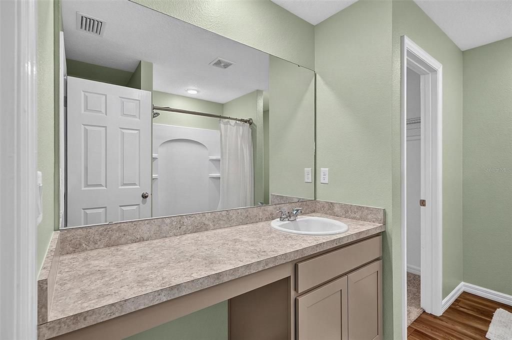 For Sale: $349,900 (4 beds, 2 baths, 1806 Square Feet)