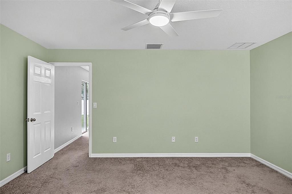 For Sale: $349,900 (4 beds, 2 baths, 1806 Square Feet)