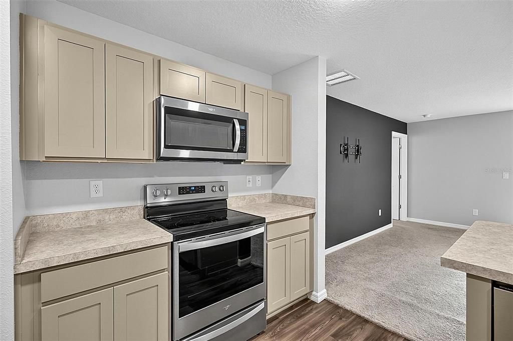 For Sale: $349,900 (4 beds, 2 baths, 1806 Square Feet)
