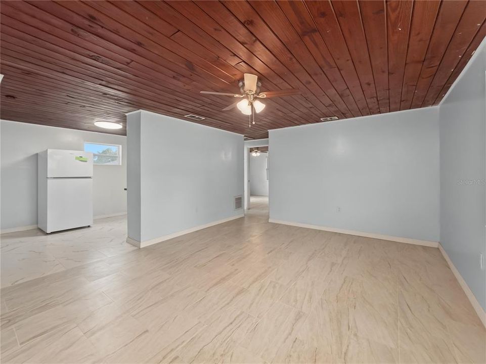 For Rent: $1,700 (3 beds, 1 baths, 1008 Square Feet)