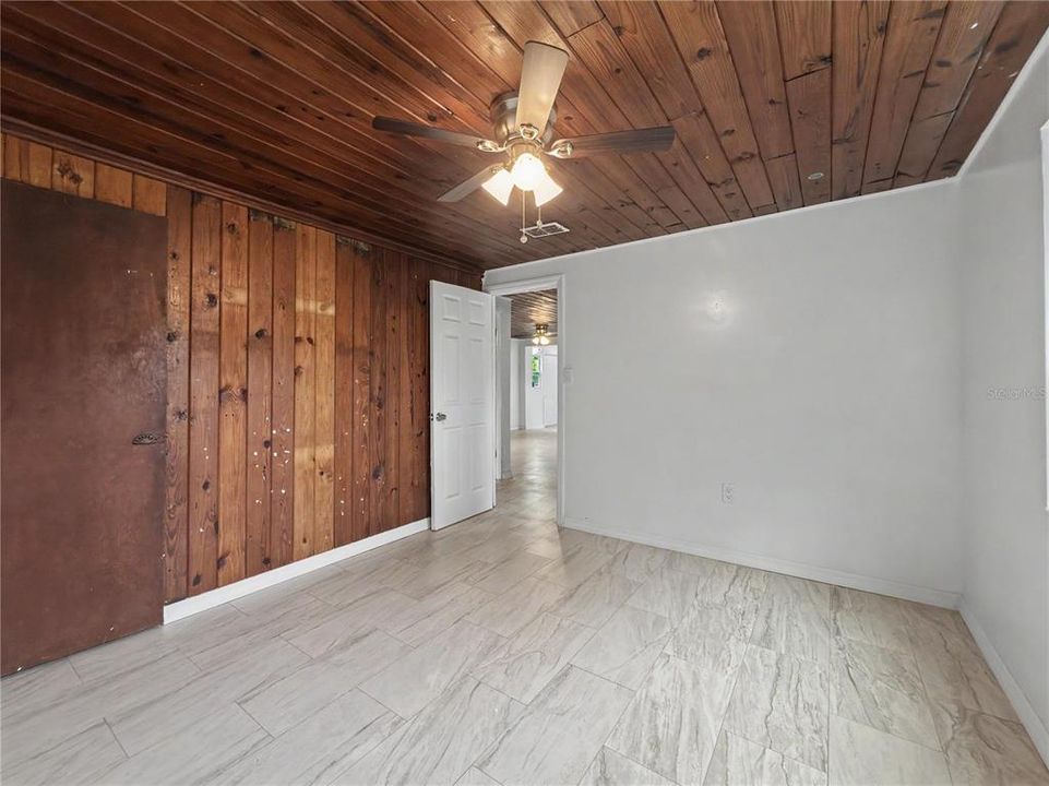 For Rent: $1,700 (3 beds, 1 baths, 1008 Square Feet)