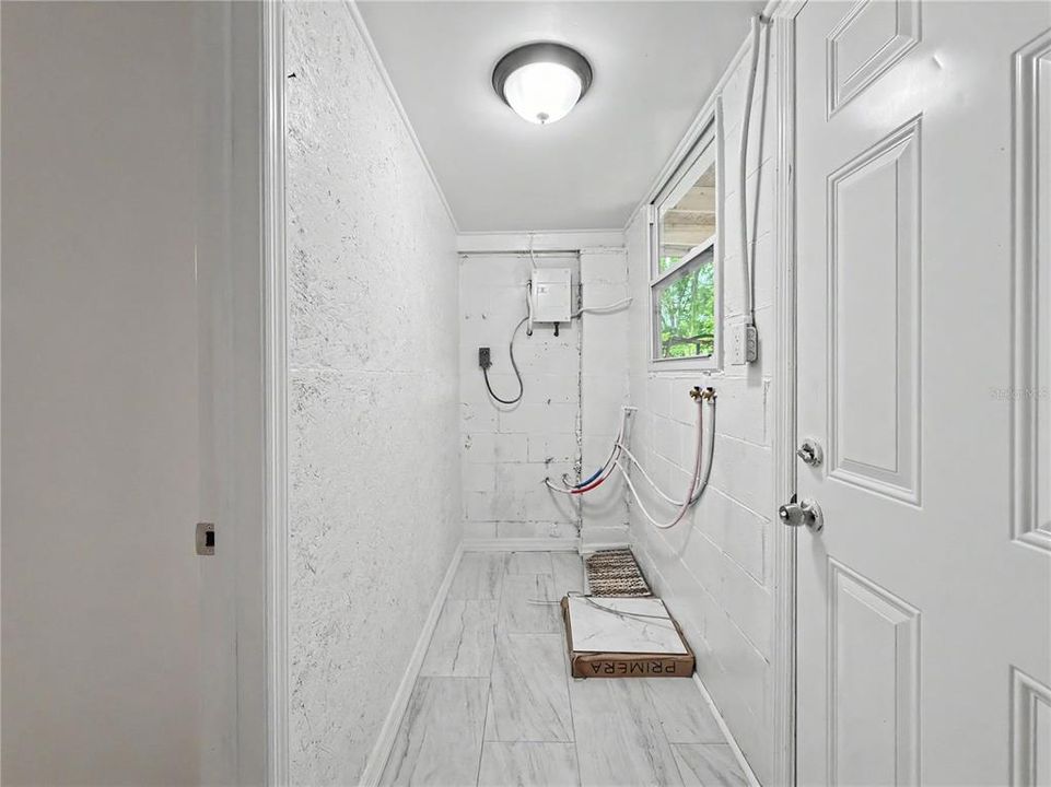 For Rent: $1,700 (3 beds, 1 baths, 1008 Square Feet)