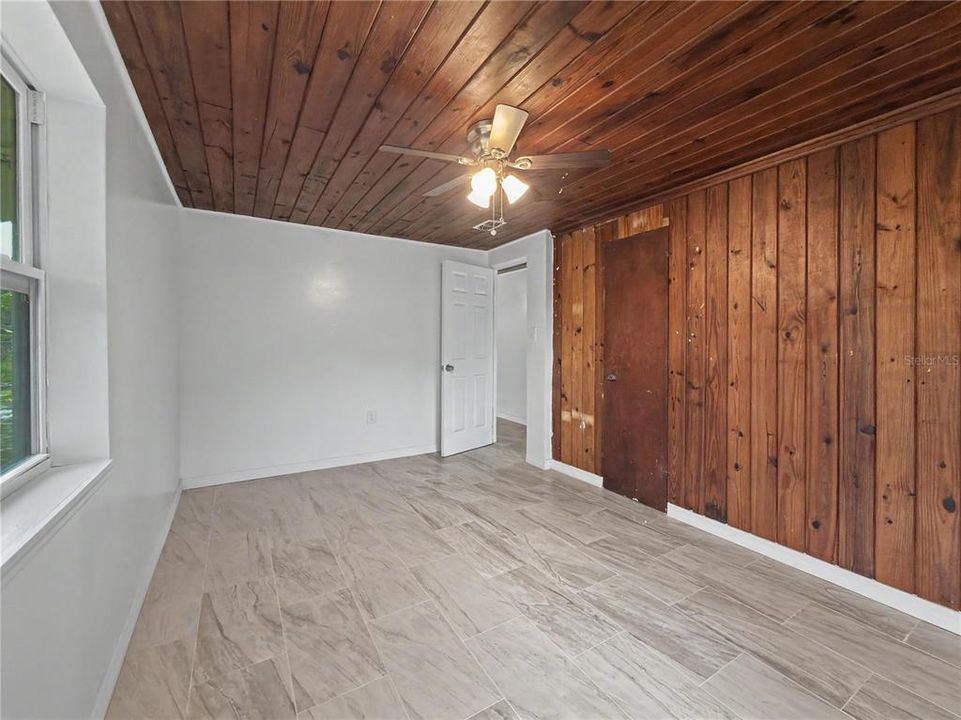 For Rent: $1,700 (3 beds, 1 baths, 1008 Square Feet)