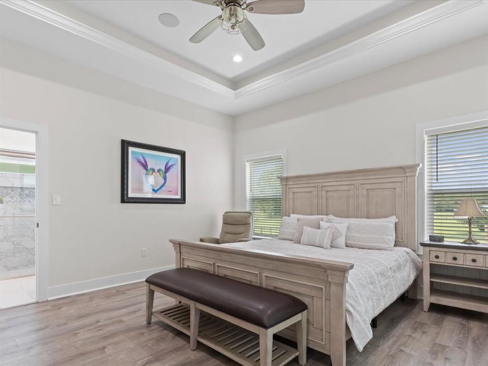 En Venta: $879,900 (4 camas, 3 baños, 2805 Pies cuadrados)