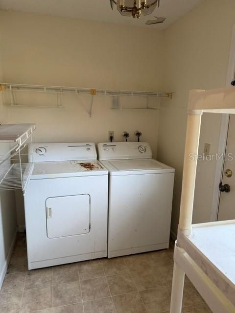 For Sale: $279,900 (2 beds, 2 baths, 1161 Square Feet)
