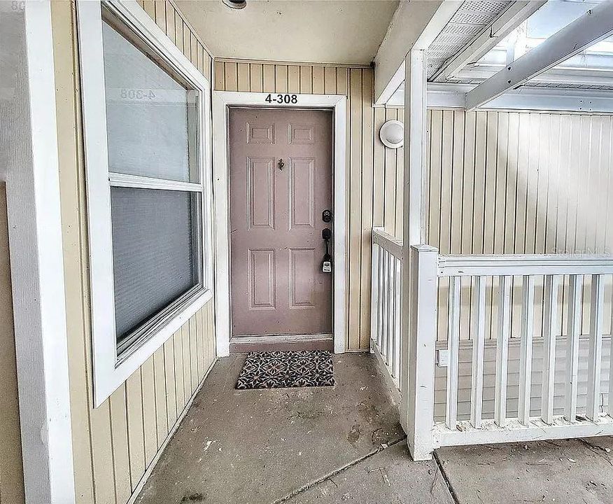 For Rent: $2,000 (4 beds, 4 baths, 1177 Square Feet)