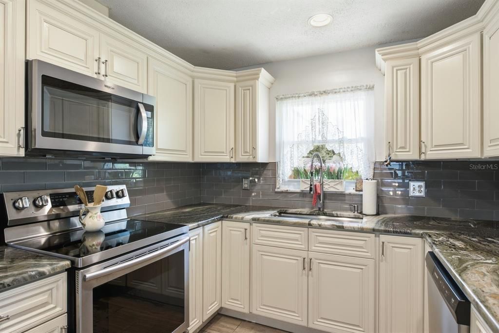 Active With Contract: $619,900 (4 beds, 2 baths, 2270 Square Feet)
