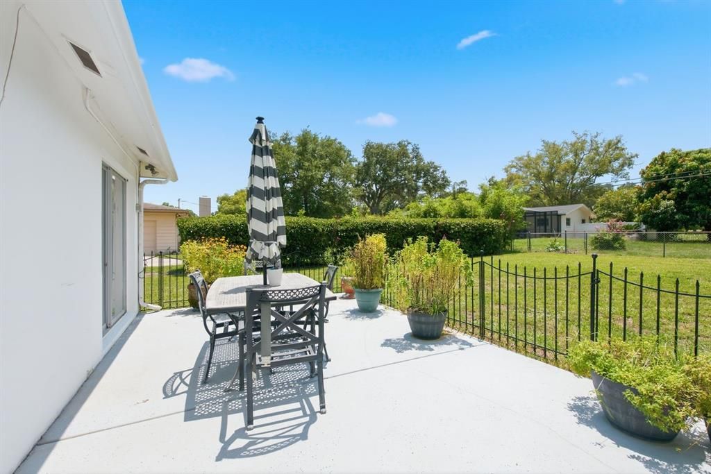 Active With Contract: $619,900 (4 beds, 2 baths, 2270 Square Feet)