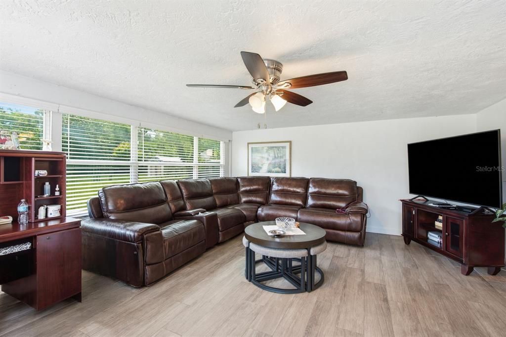 Active With Contract: $619,900 (4 beds, 2 baths, 2270 Square Feet)