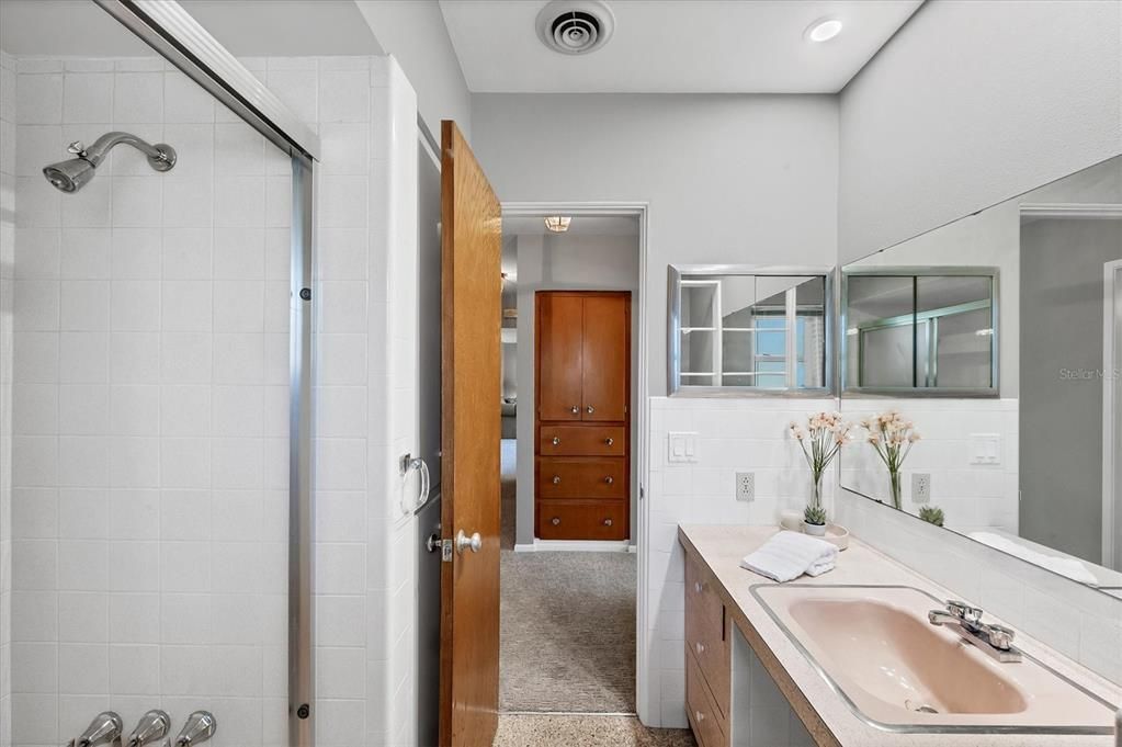 For Sale: $600,000 (4 beds, 2 baths, 2016 Square Feet)