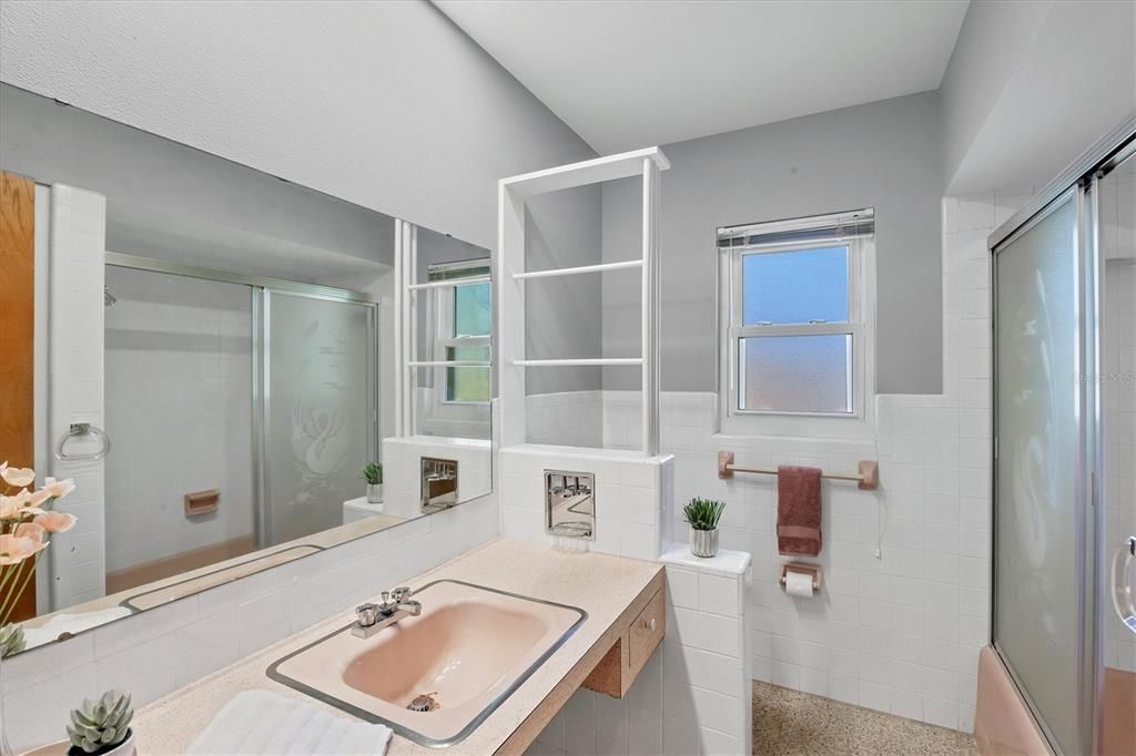 For Sale: $600,000 (4 beds, 2 baths, 2016 Square Feet)
