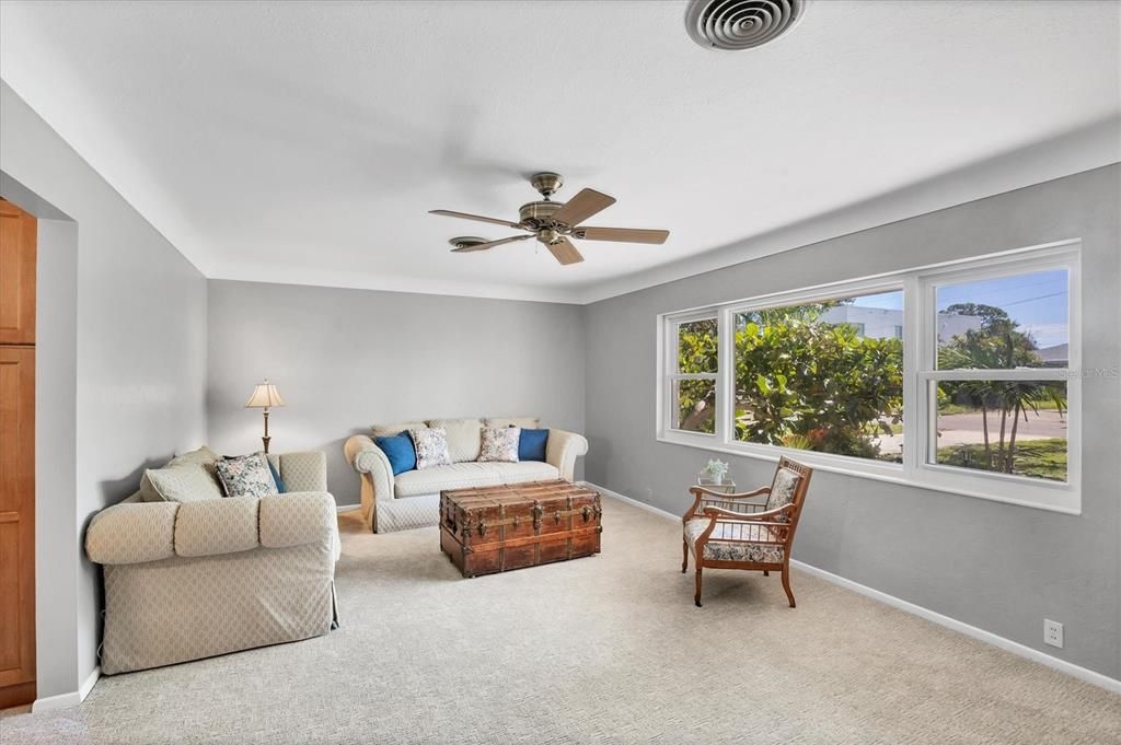 For Sale: $600,000 (4 beds, 2 baths, 2016 Square Feet)