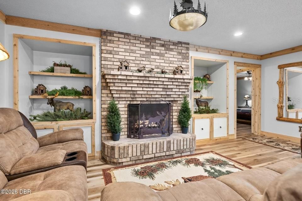 For Sale: $629,000 (3 beds, 2 baths, 2361 Square Feet)