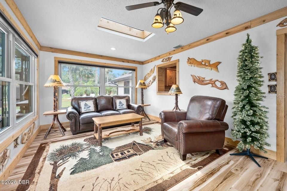 For Sale: $629,000 (3 beds, 2 baths, 2361 Square Feet)