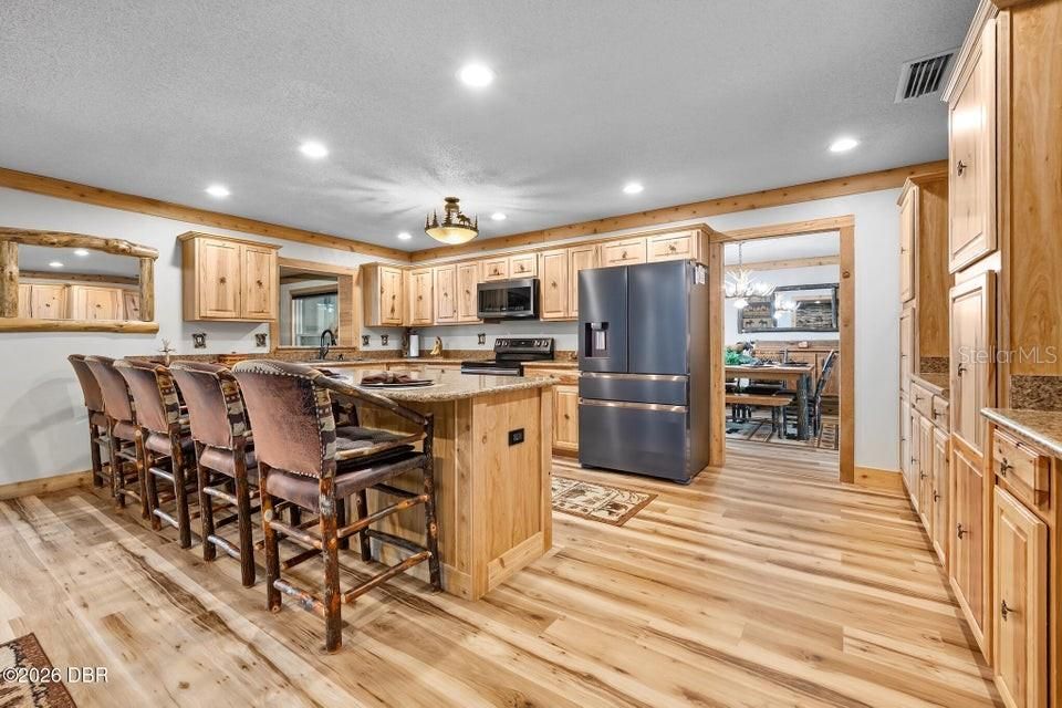 For Sale: $629,000 (3 beds, 2 baths, 2361 Square Feet)