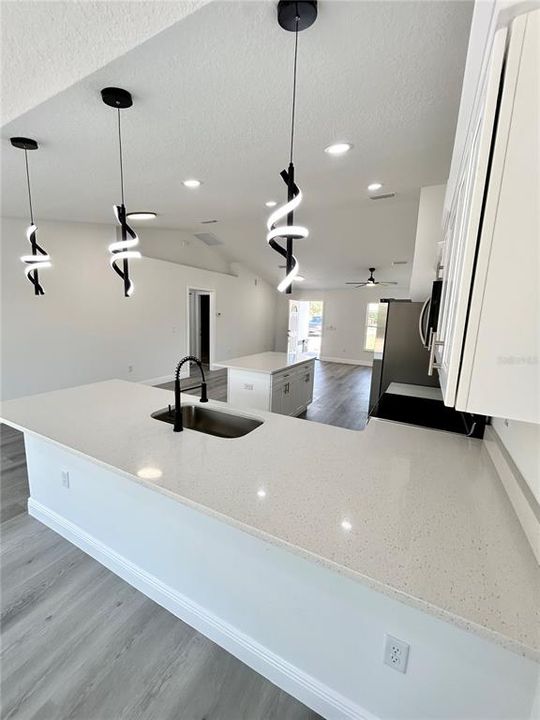 For Sale: $279,900 (3 beds, 2 baths, 1558 Square Feet)