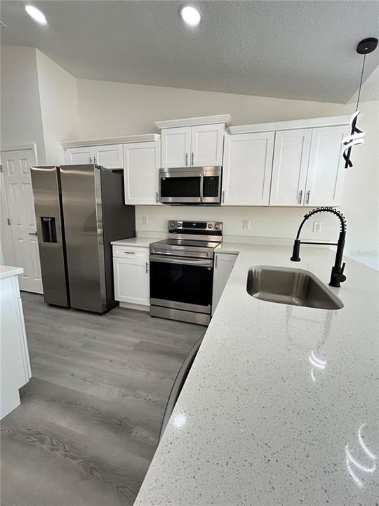 For Sale: $279,900 (3 beds, 2 baths, 1558 Square Feet)