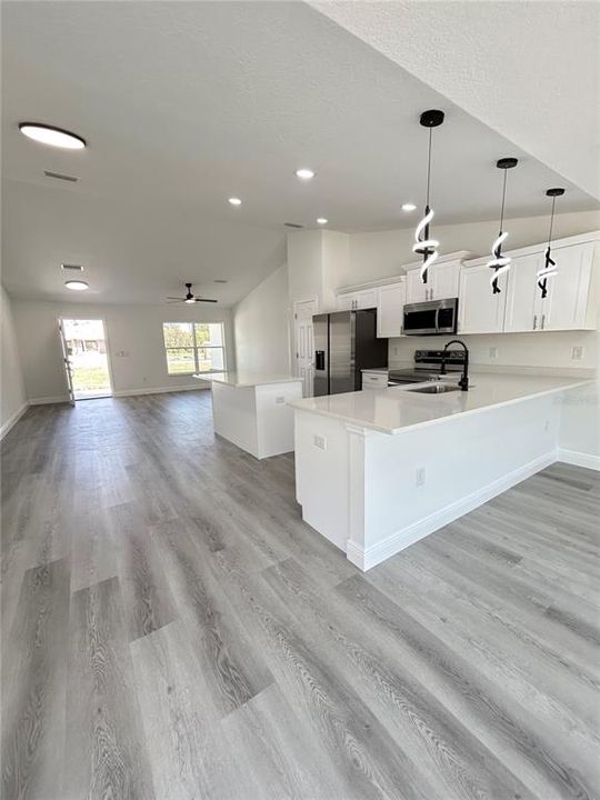 For Sale: $279,900 (3 beds, 2 baths, 1558 Square Feet)