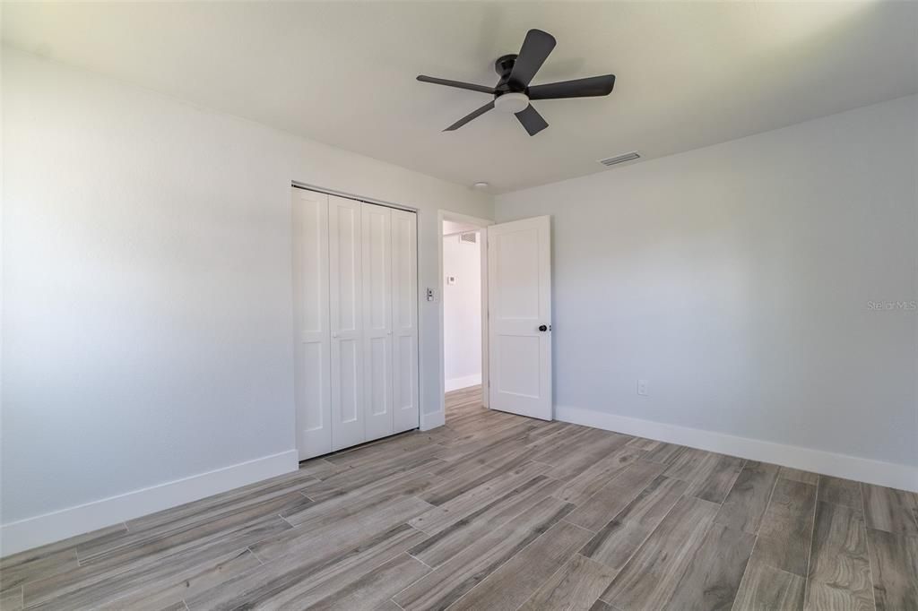 For Sale: $425,000 (3 beds, 2 baths, 1281 Square Feet)