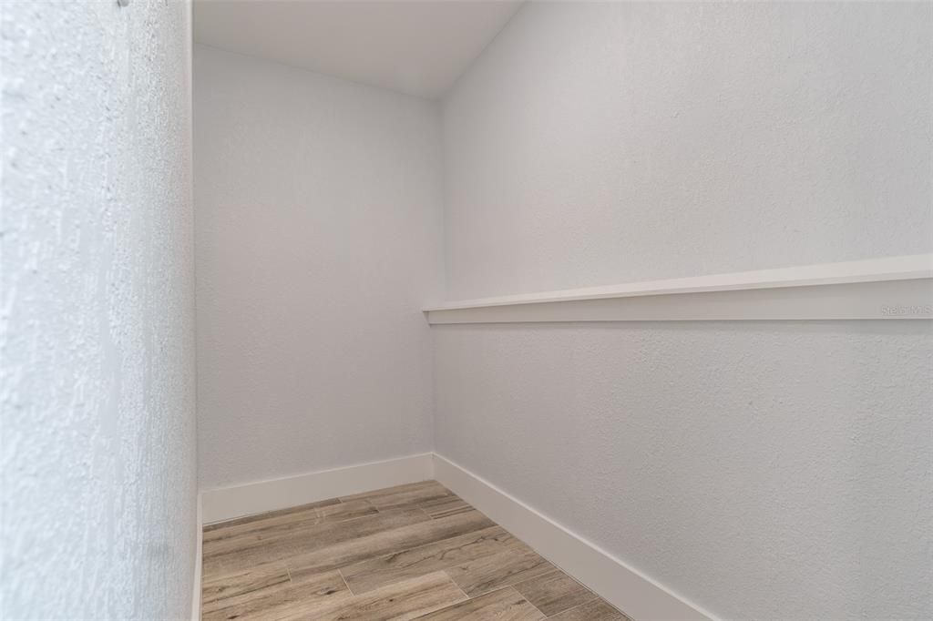 For Sale: $425,000 (3 beds, 2 baths, 1281 Square Feet)