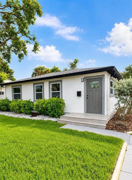 For Sale: $425,000 (3 beds, 2 baths, 1281 Square Feet)