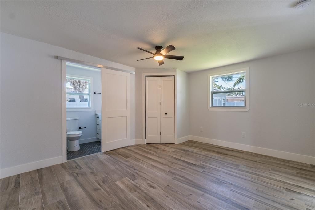 For Sale: $425,000 (3 beds, 2 baths, 1281 Square Feet)