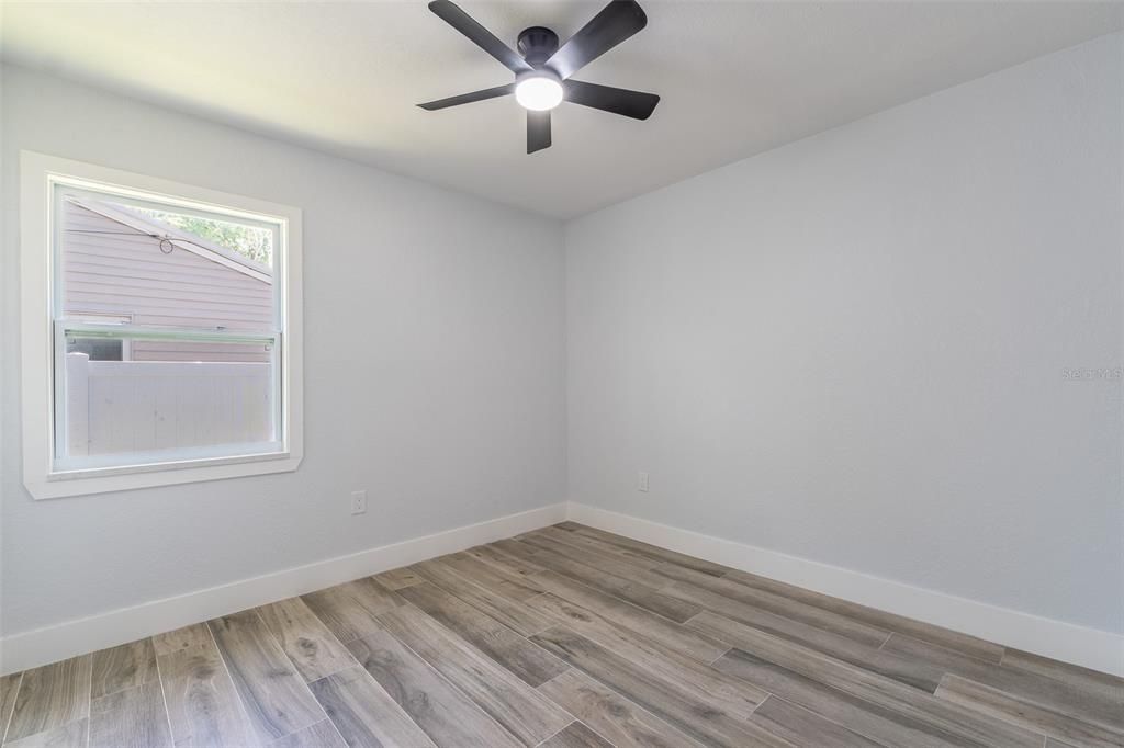 For Sale: $425,000 (3 beds, 2 baths, 1281 Square Feet)
