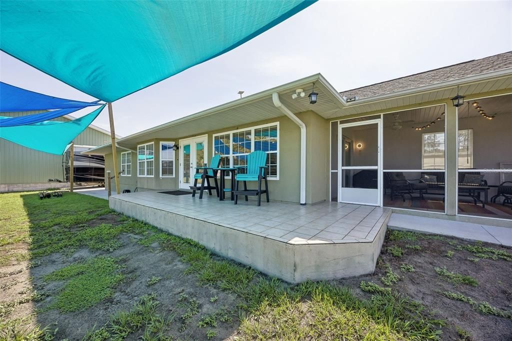 For Sale: $800,000 (3 beds, 3 baths, 1576 Square Feet)