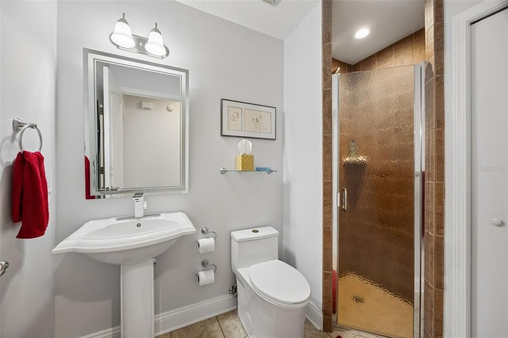 For Sale: $800,000 (3 beds, 3 baths, 1576 Square Feet)