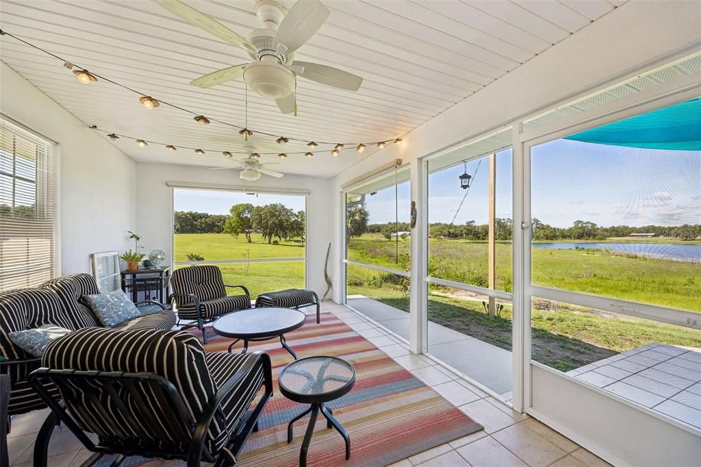 For Sale: $800,000 (3 beds, 3 baths, 1576 Square Feet)