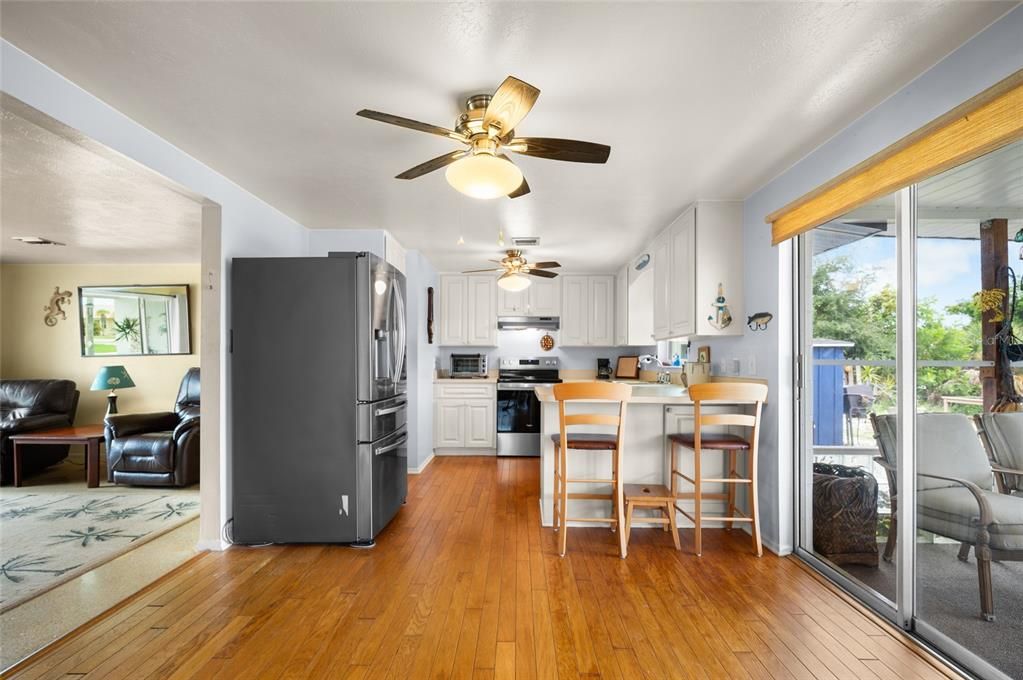 For Sale: $450,000 (3 beds, 2 baths, 1236 Square Feet)