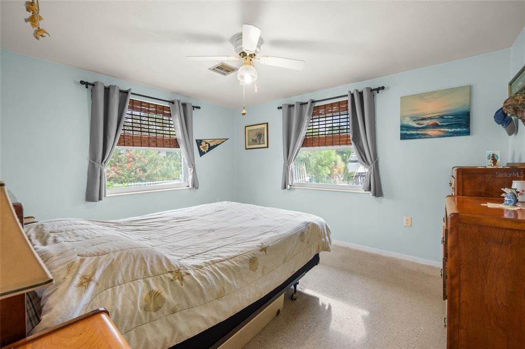 For Sale: $450,000 (3 beds, 2 baths, 1236 Square Feet)