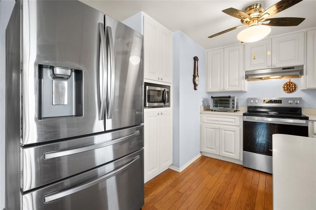 For Sale: $450,000 (3 beds, 2 baths, 1236 Square Feet)