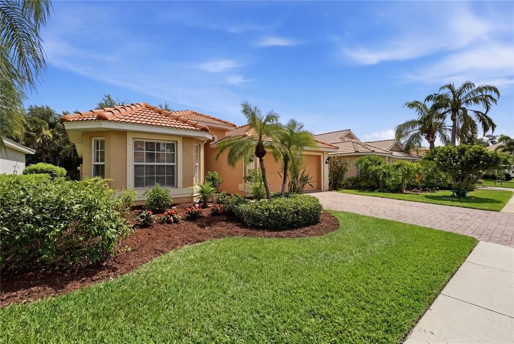 For Sale: $395,900 (3 beds, 2 baths, 1942 Square Feet)
