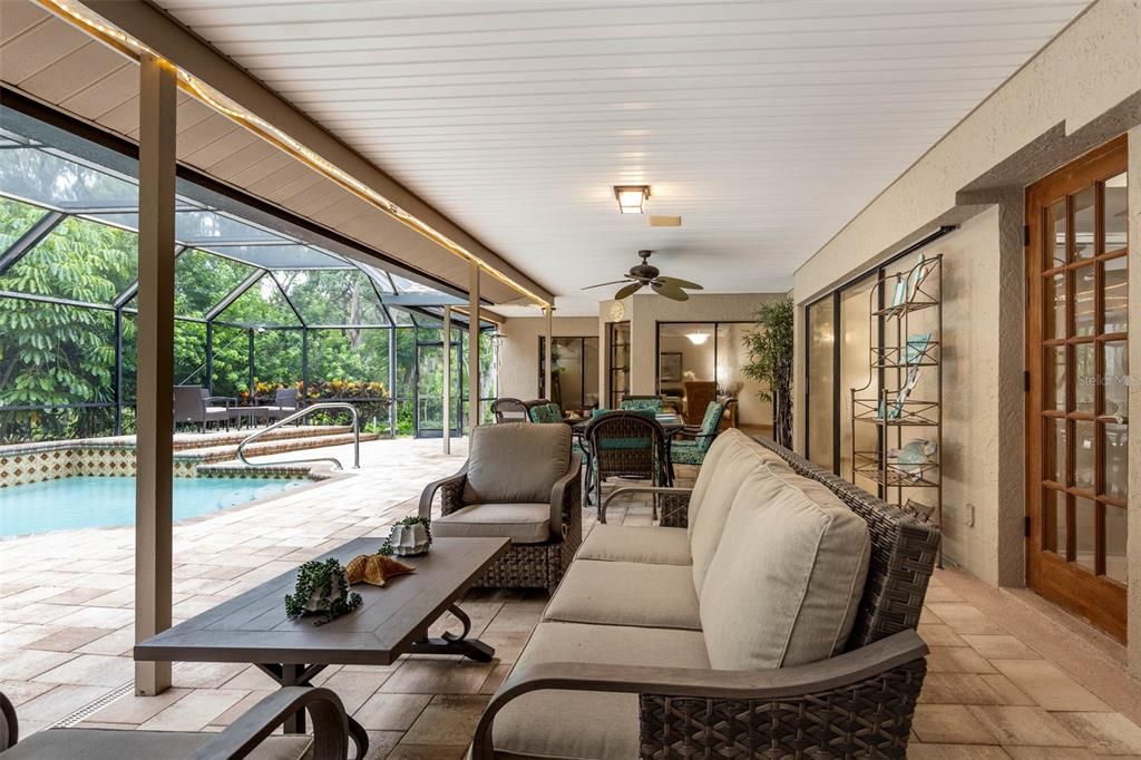 En Venta: $750,000 (4 camas, 3 baños, 2813 Pies cuadrados)