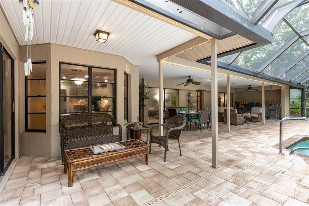 En Venta: $750,000 (4 camas, 3 baños, 2813 Pies cuadrados)