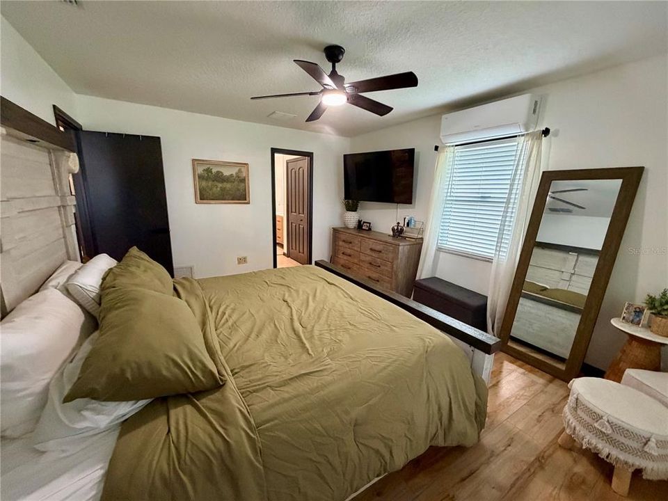 For Rent: $3,500 (3 beds, 2 baths, 1713 Square Feet)