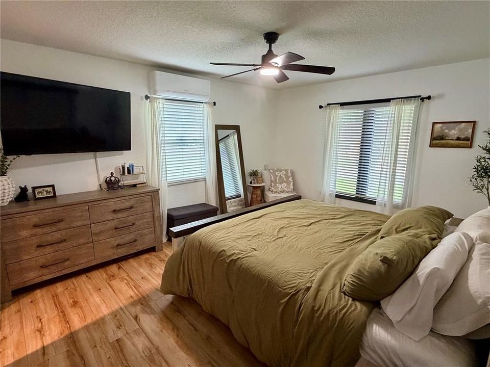 For Rent: $3,500 (3 beds, 2 baths, 1713 Square Feet)