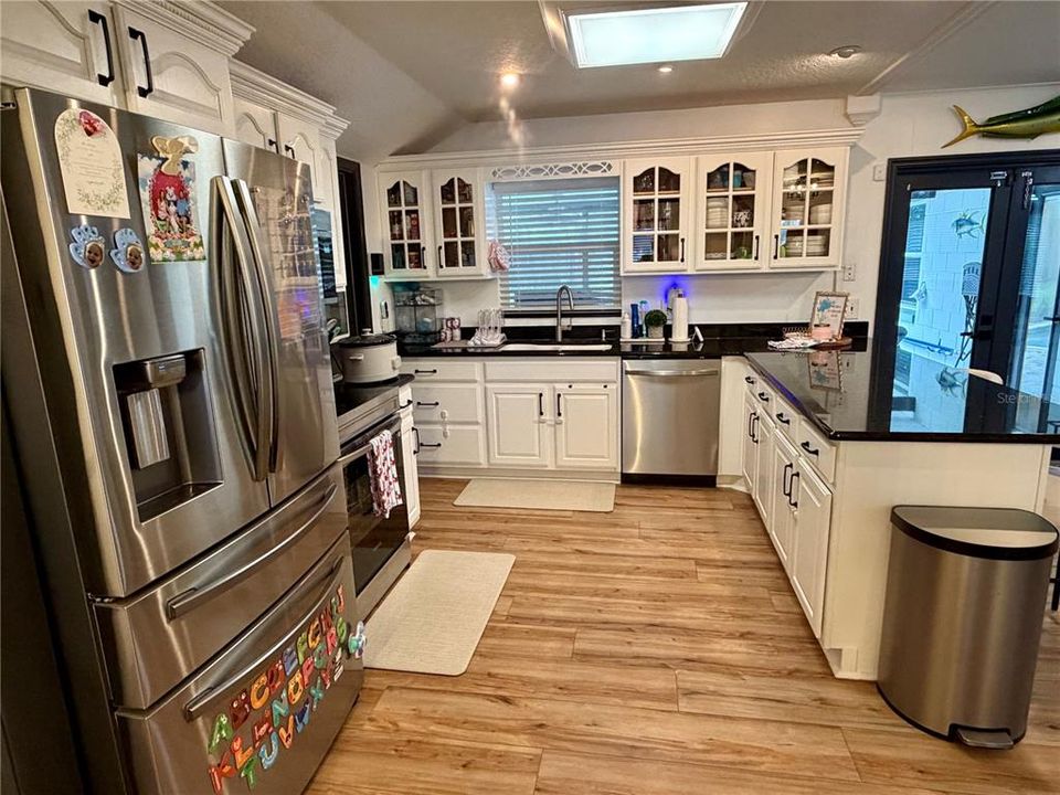 For Rent: $3,500 (3 beds, 2 baths, 1713 Square Feet)