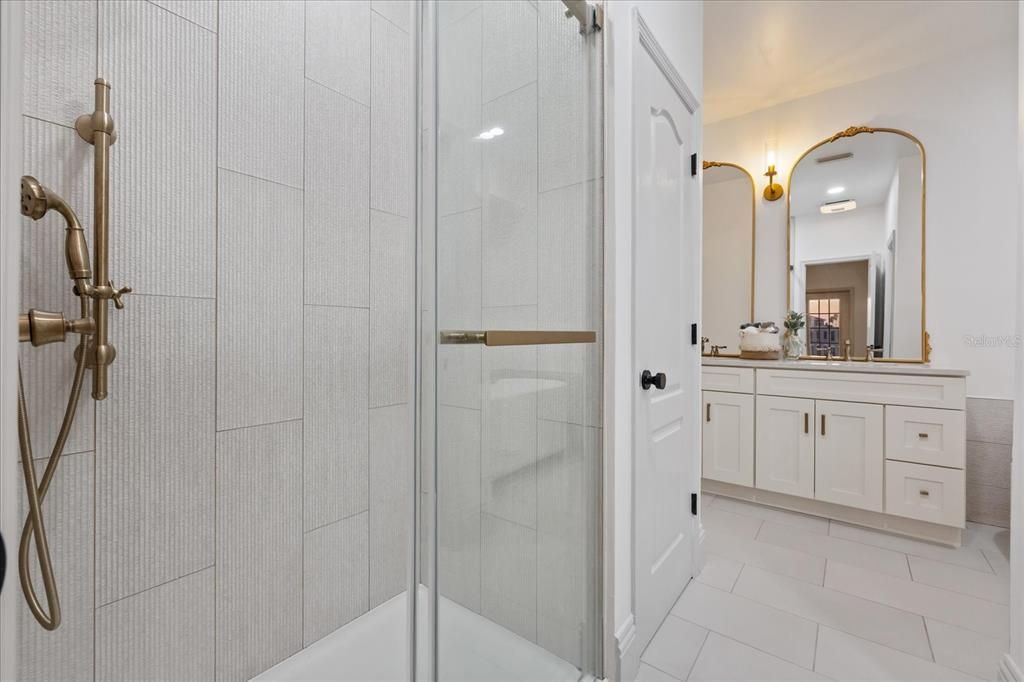 For Sale: $1,150,000 (3 beds, 2 baths, 3482 Square Feet)