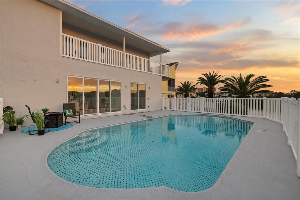 For Sale: $1,150,000 (3 beds, 2 baths, 3482 Square Feet)