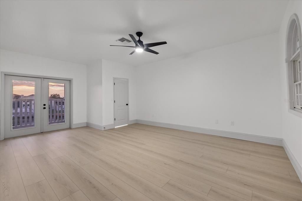 For Sale: $1,150,000 (3 beds, 2 baths, 3482 Square Feet)