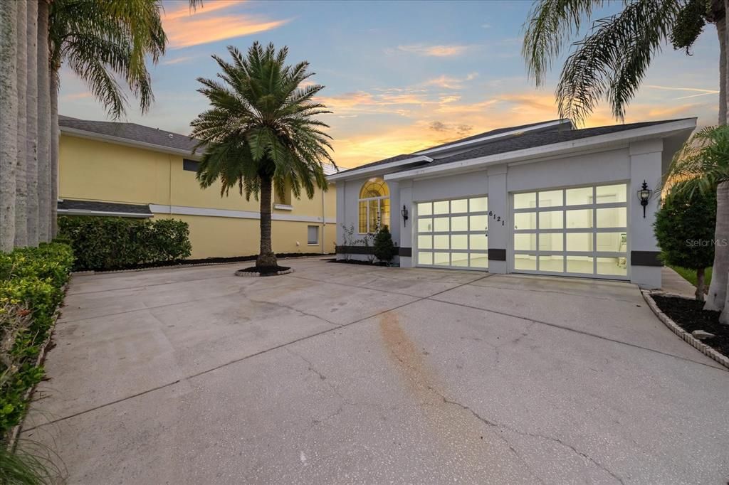 For Sale: $1,150,000 (3 beds, 2 baths, 3482 Square Feet)